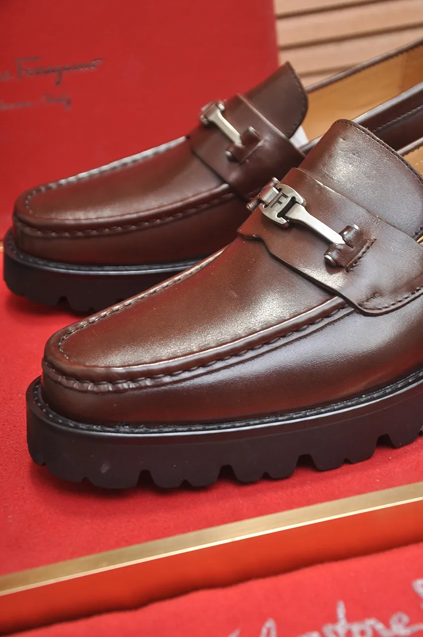 Men's shoes 💰500💶[Ferragamo/Ferragamo] The latest model in the counter. Original imported high-quality cowhide with open edges + imported 🐂 water-dyed cowhide lining + original luxury metal buckle + original combined outsole. Comparison without pressure 38--45 (45 is custom-made and cannot be returned or exchanged)